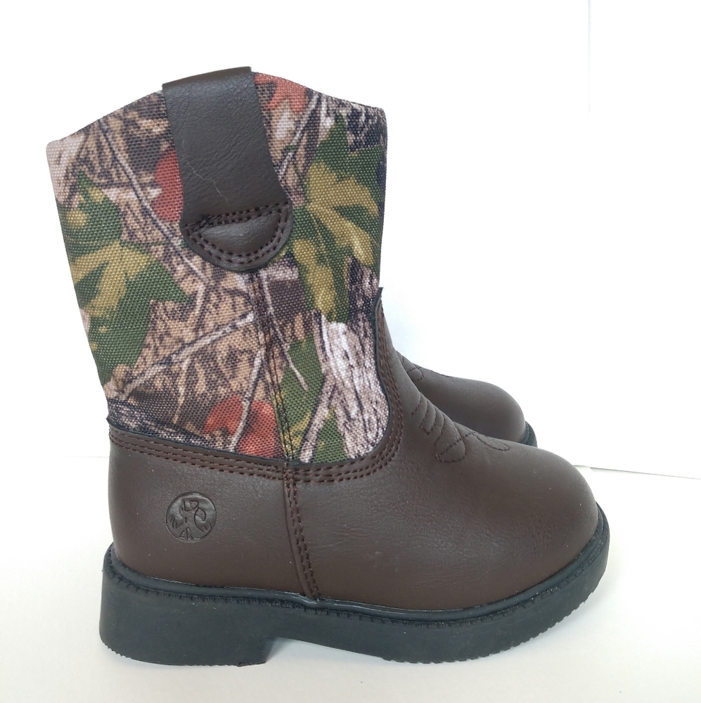Northside camo kids boots size 5